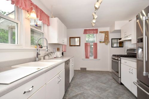 250 3 St, Elmhurst IL 60126-2460 exterior