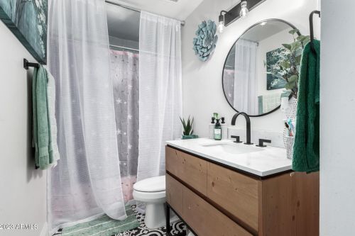 4246 30 Dr, Phoenix AZ 85009-5071 exterior