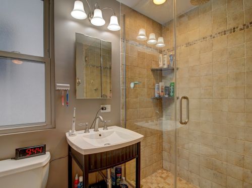 3050 Oakley Ave, Chicago IL 60636-3633 exterior