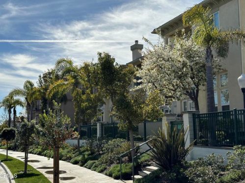 1350 Bayside Cir, Oxnard CA  93035-2148 exterior