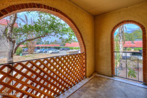 441 Yucca Ct, Tucson AZ  85704-5474 exterior