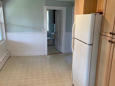 2 Lucas Ave, Middletown RI 02840-3918 exterior