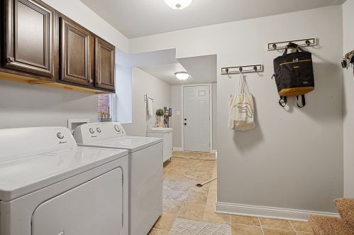 9323 Claremont Ave, Chicago IL 60643-6719 exterior