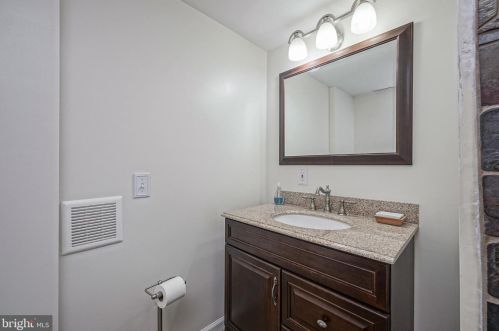 2402 Andover Rd, Riverton NJ 08077-3510 exterior