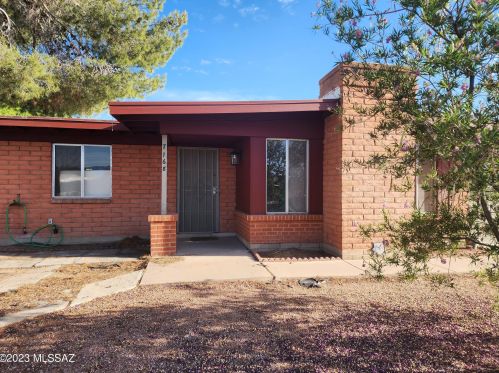 7168 Desert Aire Dr, Tucson, AZ 85730-3703