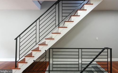 1021 Ellsworth St, Philadelphia PA  19147-4637 exterior