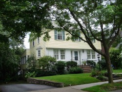 102 Oakdale Rd, Newton, MA 02461-1813
