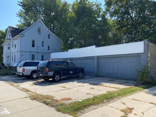 735 Belmont Ave, Springfield MA 01108-1637 exterior