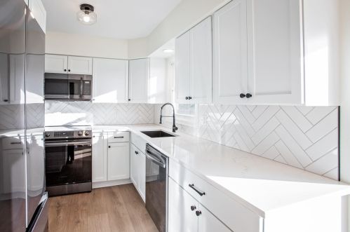 928 Cir Dr, Manitowoc WI 54220-4359 exterior