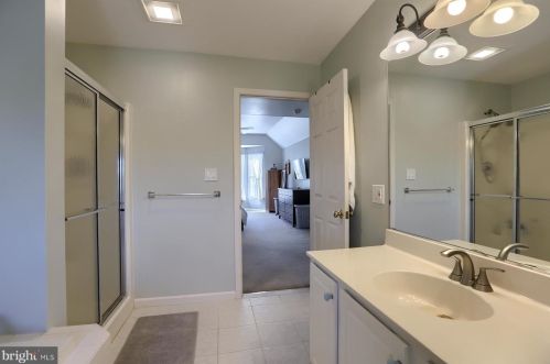 107 Doreen Dr, Hummelstown PA 17036-2725 exterior