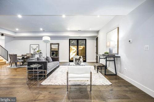 6160 Hardy Dr, Mc Lean VA 22101-3112 exterior