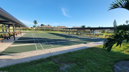 168 Marseille Dr, Naples FL 34112-7102 exterior