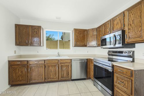 19825 9th Pl, Phoenix, AZ 85024-1125