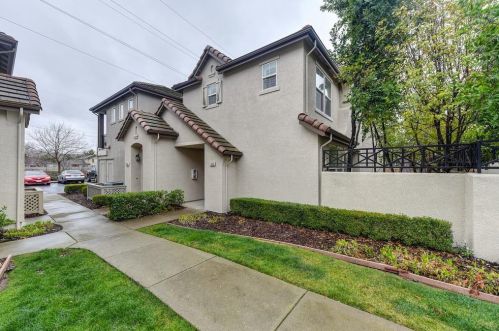1305 Rivage Cir, Folsom CA 95630-5607 exterior