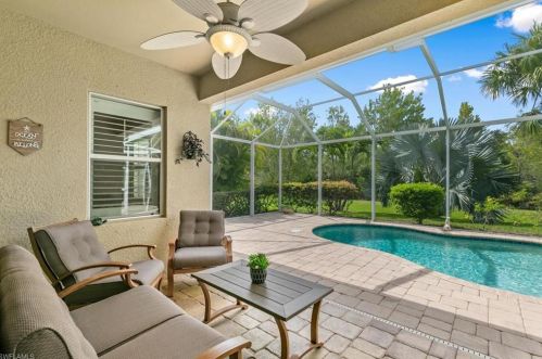 14393 Manchester Dr, Naples FL 34114-8657 exterior