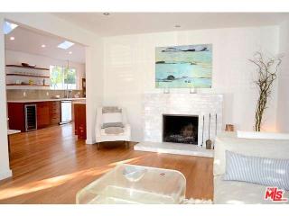 7806 Denrock Ave, Los Angeles, CA 90045-1167