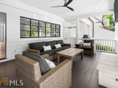 2312 Montview Dr, Atlanta GA 30305-4071 exterior