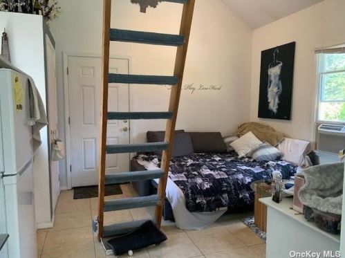 372 Old Country Rd, Huntington Station NY 11747-2013 exterior