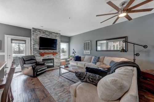 2743 Spy Glass Dr, Chaska, MN 55318-1181