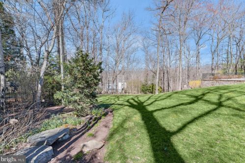 11820 Beekman Pl, Rockville MD 20854-2177 exterior