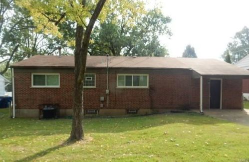 10617 Crowley Dr, Saint Louis, MO 63136-2426