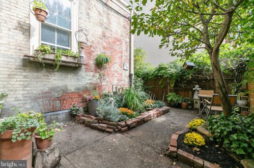 601 18 St, Philadelphia PA 19140-1013 exterior