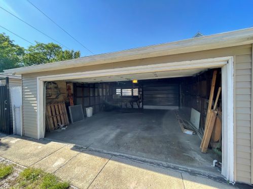 2313 47 Pl, Chicago IL 60632-1408 exterior