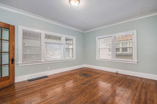 1636 Kalamazoo Ave, Grand Rapids MI 49508-5536 exterior