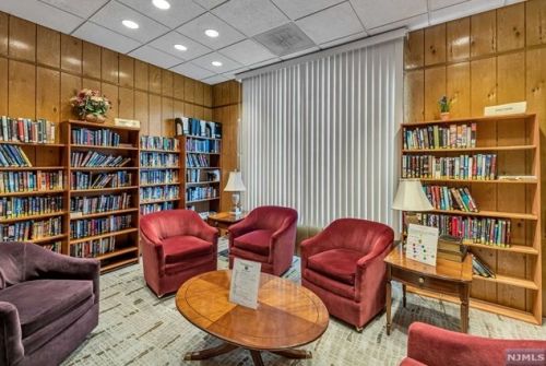 3326 Franklin Ln, Rockaway NJ 07866-5820 exterior