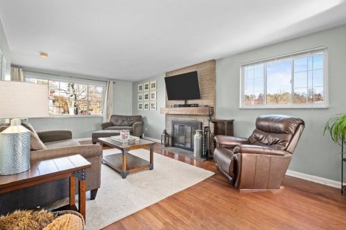 960 Whitley Dr, Pittsburgh PA 15237-5942 exterior