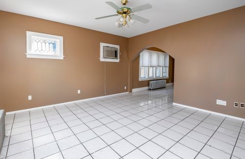 1113 Madison St, Milwaukee WI 53204-2218 exterior