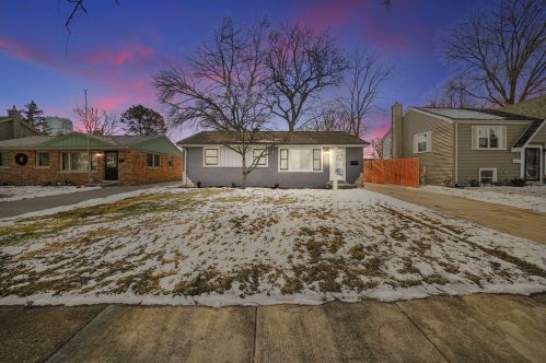 452 Avery St, Elmhurst, IL 60126-4912