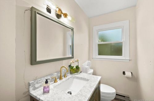 41 Cranbury Rd, Norwalk CT 06851-2649 exterior