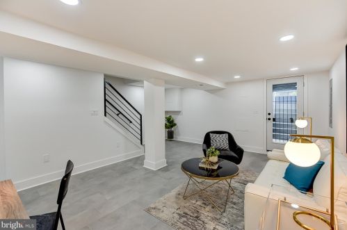 1427 Parkwood Pl, Washington DC  20010-3218 exterior