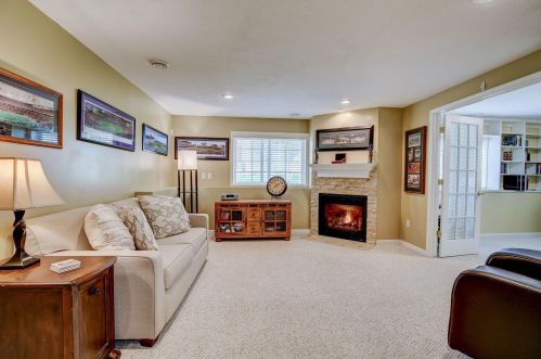 1864 Christensen Ave, Saint Paul MN 55118-2751 exterior