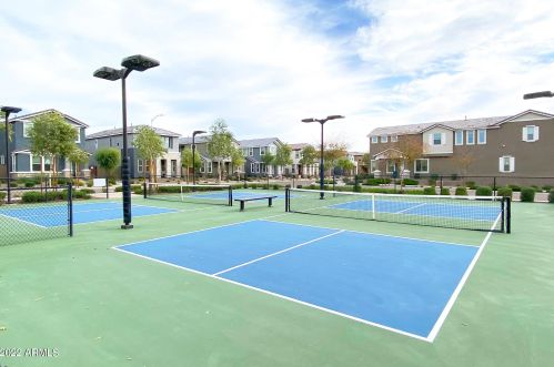 25818 20 Ln, Phoenix AZ 85085-1714 exterior