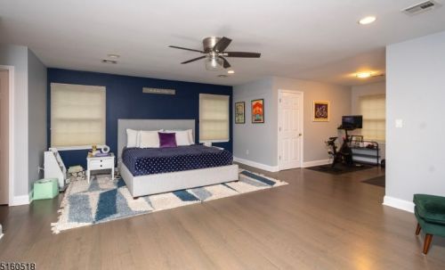 68 Terrace Ave, Town Center NJ  07052-3662 exterior