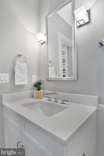 420 3rd St, Washington DC  20003-1930 exterior