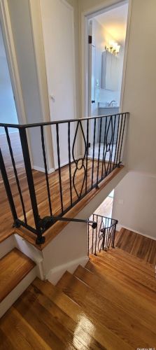 1030 Franklin Ave, Valley Stream NY 11580-4529 exterior