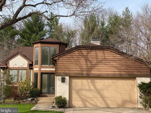 202 Sayre Dr, Princeton, NJ 08540-5844