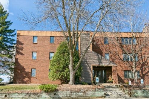 4815 Babcock Trl, South Saint Paul MN 55077-1258 exterior