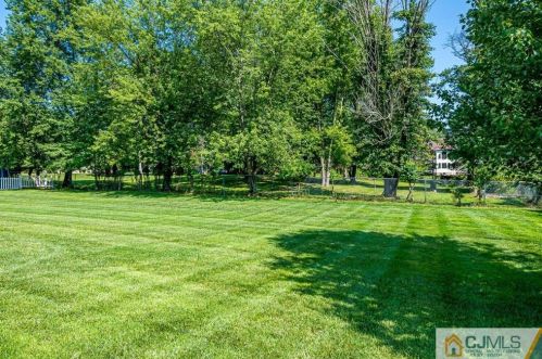 15 10 Eyck Pl, Edison NJ 08820-3223 exterior