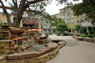 11400 Domain Dr, Austin TX  78758-7705 exterior