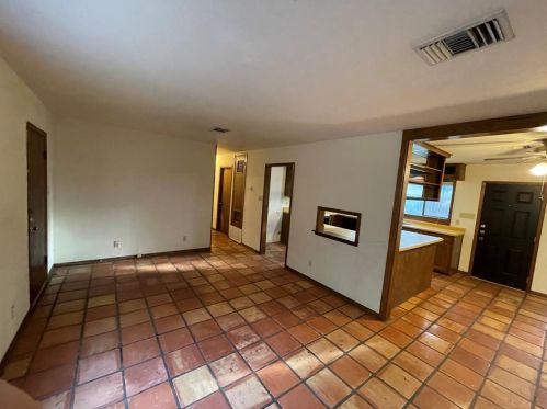 5600 Beacon Dr, Austin TX  78734-1423 exterior