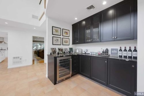 65 Holland Ave, Demarest NJ  07627-2705 exterior