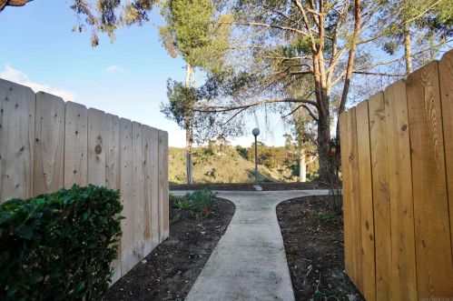 10860 Caravelle Pl, San Diego CA 92124-2039 exterior