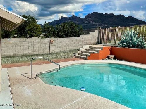 1501 Cyn Shadows Ln, Tucson AZ 85737-7716 exterior