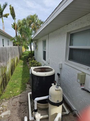 758 93 Ave, Naples FL 34108-2441 exterior