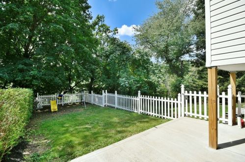 42 Queenston St, Pittsburgh PA 15210-4143 exterior