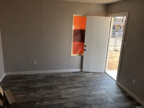 1914 Pacific St, Bakersfield CA 93305-5091 exterior